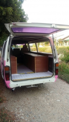 ขายรถตู้ TOYOTA เปิดบาร์ได้