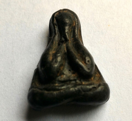 พระปิดตาเก่า เนื้อว่านสวยมากของ ของเก่าไม่ทราบที่ รับประกันความสวยครับ