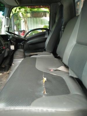 หกล้อ อีซูชุ NPR150ปี52 ยาว 5ม สภาพดีสวยพร้อมใช้งาน ทะเบียนพร้อมโอน