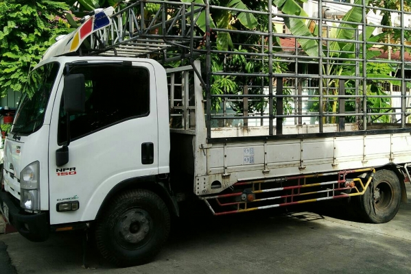 หกล้อ อีซูชุ NPR150ปี52 ยาว 5ม สภาพดีสวยพร้อมใช้งาน ทะเบียนพร้อมโอน