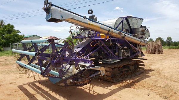 ขายรถเกี่ยวข้าวอุ้ม1.5ตัน เกษตรพัฒนา ช้างน้อยจ้าวพลังปี51 รุ่นสแตนเลส ช่วงล่างดี ลูเลอร์8 โซ่ดี บิ้วใหม่พร้อมลงเกี่ยว