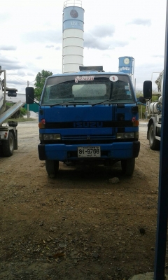 ขายรถบรรทุกคอนกรีตผสมเหลว หกล้อ ขายรถบรรทุกคอนกรีตผสมเหลว หกล้อ