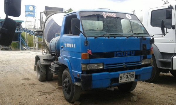 ขายรถบรรทุกคอนกรีตผสมเหลว หกล้อ