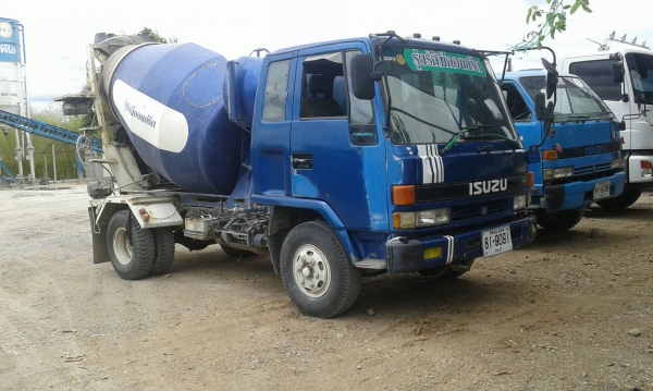 ขายรถบรรทุกคอนกรีตผสมเหลว หกล้อ
