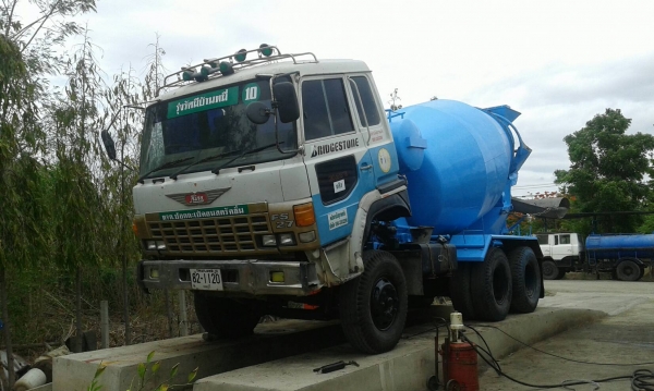 ขายรถบรรทุกคอนกรีตผสมเหลว สิบล้อ ขายรถบรรทุกคอนกรีตผสมเหลว สิบล้อ
