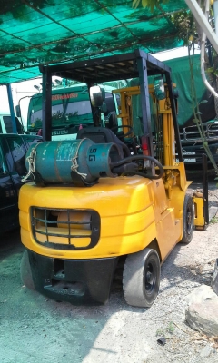 รถฟอร์คลิฟต์ KOMATSU-FG25 ติดตั้งแก๊สพร้อมใช้งาน รถฟอร์คลิฟต์ KOMATSU-FG25 ติดตั้งแก๊สพร้อมใช้งาน