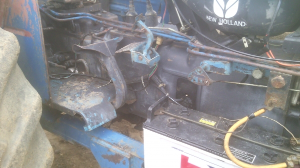 ขายรถไถฟอรด็6610  สองเพลาคานหน้าคาลาโล่   มีเล่มทะเบียรครบ0810076640