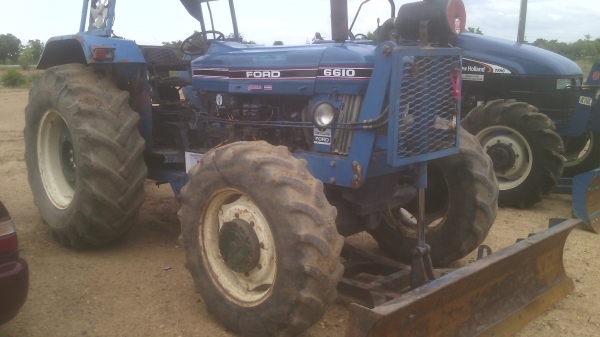 ขายรถไถฟอรด็6610  สองเพลาคานหน้าคาลาโล่   มีเล่มทะเบียรครบ0810076640