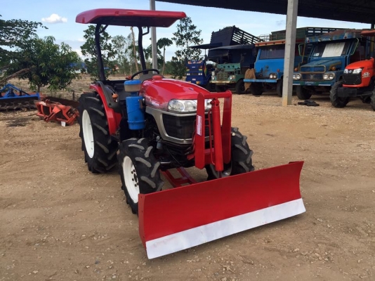 ขายรถไถยันมาร์ EF352T สภาพพร้อมใช้งาน ขายพร้อมอุปกรณ์ใบมีดดันดินหน้าและผานพรวนราคา 175,000 บาท สนใจโทร 081-9136451 หรือ ขอดูรูปผ่านทาง Line:bow6451 ค่ะ