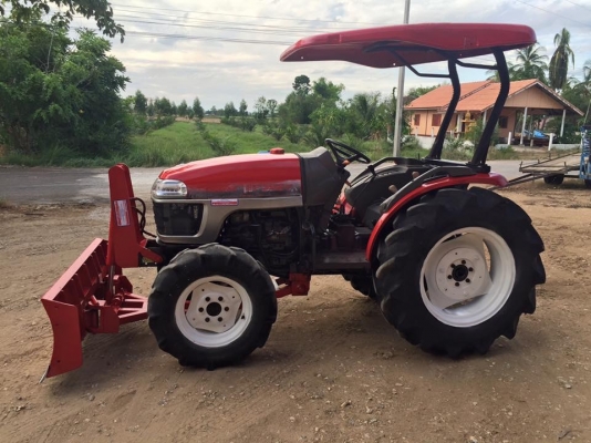 ขายรถไถยันมาร์ EF352T สภาพพร้อมใช้งาน ขายพร้อมอุปกรณ์ใบมีดดันดินหน้าและผานพรวนราคา 175,000 บาท สนใจโทร 081-9136451 หรือ ขอดูรูปผ่านทาง Line:bow6451 ค่ะ