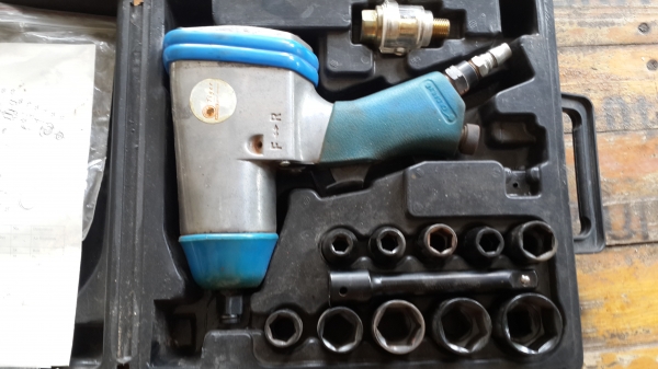 ขาย สว่านลม เจียรลม  บล็อคลม ถูกๆคุ้มๆ (สว่านขายแล้วครับ)