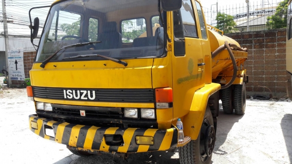 ขายรถ6ล้อบรรทุกน้ำขนาด9000ลิตรสภาพดี ใช้งานได้ดี