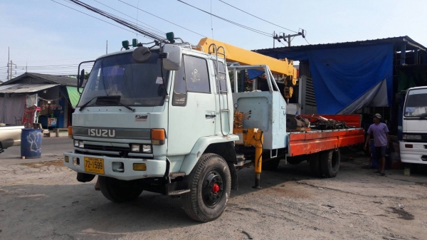 ขายรถ6ล้อเครื่อง175แรงติดเครน3ตันพร้อมใช้งาน