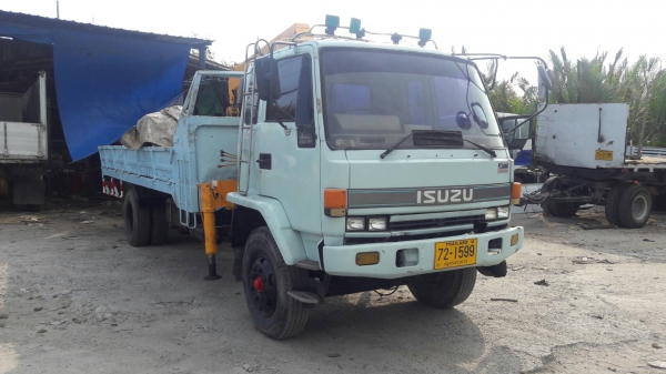 ขายรถ6ล้อเครื่อง175แรงติดเครน3ตันพร้อมใช้งาน