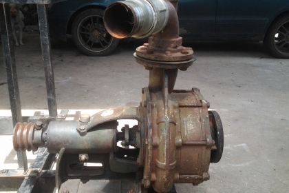 ปั๊มน้ำแรงดันสูง เข้า 4 นิ้ว ออก 3 นิ้ว เก็บใว้ไม่ได้ใช้งานครับ