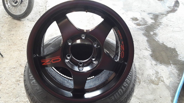 ขายล้อแม็ก OZ 16"  สนใจติดต่อ ตาเล็ก ล้อและยางครับ 081-3747940
