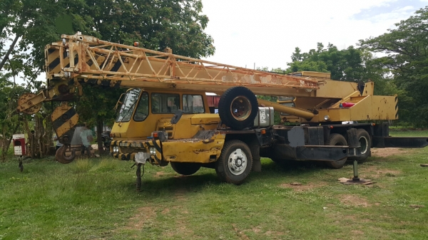 ขายรถเครน 10 ล้อ ยี้ห้อทาดาโน้ 20 ตัน M 1 พร้อมใช้ ราคาย้อมๆ สนใจรีบโทรจองด่วน