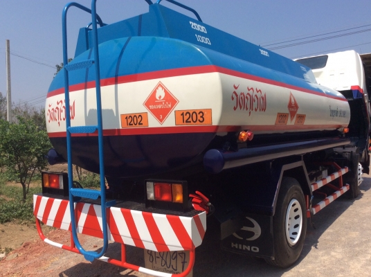 HINO 6ล้อ รถนำ้มัน 9000 ลิตร เครื่อง140เเรง รถสวย เครื่องดี ยางเรเดียน ครัทซีสวย ขับดีมาก ขาย690,000 บาท ศุภากร 081-1903107 , 081-4252943