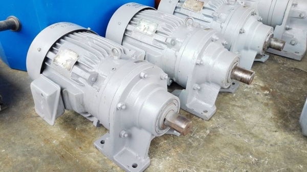 ** ขายแล้วครับ!! ** มอเตอร์เกียร์ Mitsubishi Cyclo Drive 5 HP 380V ทด 1:15 เพลาออก 100 RPM สภาพสดทุ่นเดิมวิ่งนุ่มพร้อมใช้!!