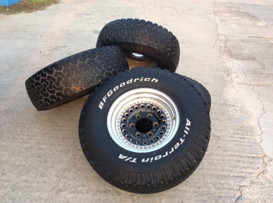 แม็กนอก 2 ชิ้นแท้ เบาๆ ขอบ15 ออฟเซ็ท-15 สภาพดีพร้อมยาง BF-Goodrich 31x10.5R15 ปี2011 แม็กนอก 2 ชิ้นแท้ เบาๆ ขอบ15 ออฟเซ็ท-15 สภาพดีพร้อมยาง BF-Goodrich 31x10.5R15 ปี2011