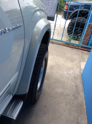 แม็กนอก 2 ชิ้นแท้ เบาๆ ขอบ15 ออฟเซ็ท-15 สภาพดีพร้อมยาง BF-Goodrich 31x10.5R15 ปี2011 แม็กนอก 2 ชิ้นแท้ เบาๆ ขอบ15 ออฟเซ็ท-15 สภาพดีพร้อมยาง BF-Goodrich 31x10.5R15 ปี2011