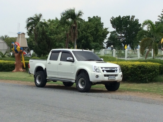 แม็กนอก 2 ชิ้นแท้ เบาๆ ขอบ15 ออฟเซ็ท-15 สภาพดีพร้อมยาง BF-Goodrich 31x10.5R15 ปี2011 แม็กนอก 2 ชิ้นแท้ เบาๆ ขอบ15 ออฟเซ็ท-15 สภาพดีพร้อมยาง BF-Goodrich 31x10.5R15 ปี2011