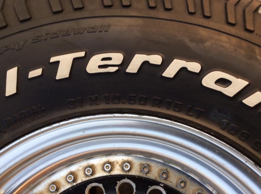 แม็กนอก 2 ชิ้นแท้ เบาๆ ขอบ15 ออฟเซ็ท-15 สภาพดีพร้อมยาง BF-Goodrich 31x10.5R15 ปี2011 แม็กนอก 2 ชิ้นแท้ เบาๆ ขอบ15 ออฟเซ็ท-15 สภาพดีพร้อมยาง BF-Goodrich 31x10.5R15 ปี2011