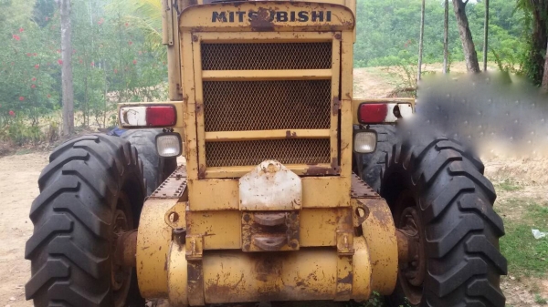 รถเกรด MITSUBISHI LG2 - H.   สนใจติดต่อ  081 - 6079515