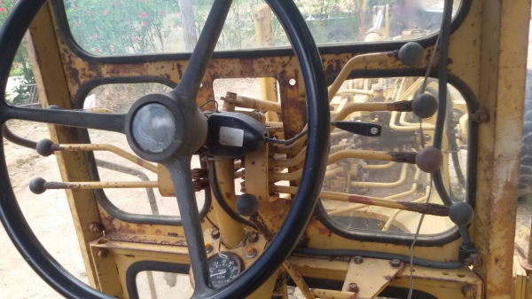 รถเกรด MITSUBISHI LG2 - H.   สนใจติดต่อ  081 - 6079515