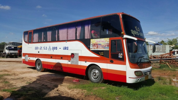 ขาย รถบัสปรับอากาศ ยาว 11 เมตร คัสซี HINO RF720 เครื่องท้าย 8DC9 320 แรงม้า ติดแก๊ส NGV 8 ถัง ช่วงล่าง ZM เบรคแห้ง ภายในสวย เอกสารเล่มทะเบียนพร้อม