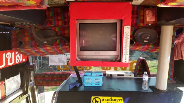 ขาย รถบัสปรับอากาศ ยาว 11 เมตร คัสซี HINO RF720 เครื่องท้าย 8DC9 320 แรงม้า ติดแก๊ส NGV 8 ถัง ช่วงล่าง ZM เบรคแห้ง ภายในสวย เอกสารเล่มทะเบียนพร้อม