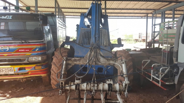 ขาย รถคีบอ้อย 3 ล้อ เครื่อง 4BB1 100 แรงม้า รถใช้งานได้ดีครับ