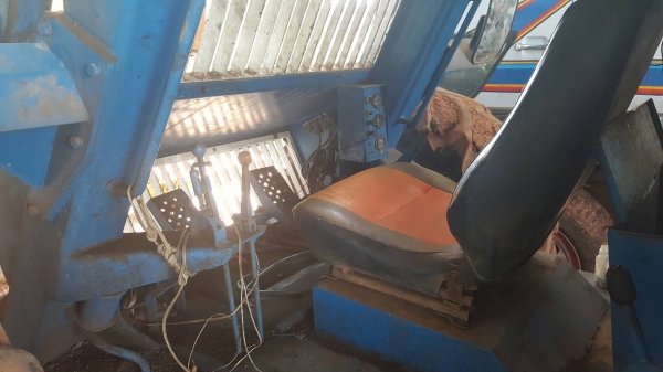 ขาย รถคีบอ้อย 3 ล้อ เครื่อง 4BB1 100 แรงม้า รถใช้งานได้ดีครับ