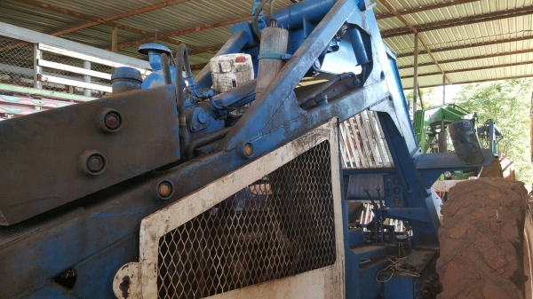 ขาย รถคีบอ้อย 3 ล้อ เครื่อง 4BB1 100 แรงม้า รถใช้งานได้ดีครับ