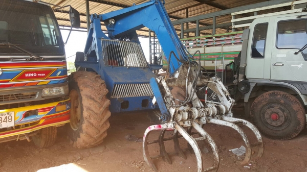 ขาย รถคีบอ้อย 3 ล้อ เครื่อง 4BB1 100 แรงม้า รถใช้งานได้ดีครับ