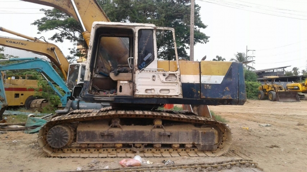 ขายรถแบคโฮ KOMATSU PC200-5 ระบบไฟเต็ม คอลโทรลสั้น เอกสารอินวอย ราคา 650000