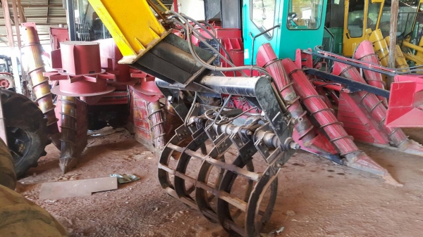 ขาย รถคีบอ้อย BELL 3 ล้อ เครื่องดอยซ์ 3 สูบ รถใช้งานได้ดี