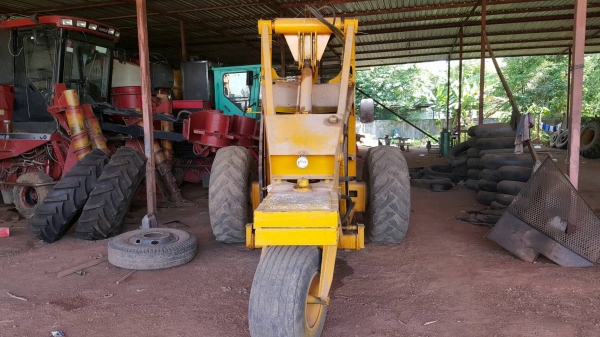 ขาย รถคีบอ้อย BELL 3 ล้อ เครื่องดอยซ์ 3 สูบ รถใช้งานได้ดี