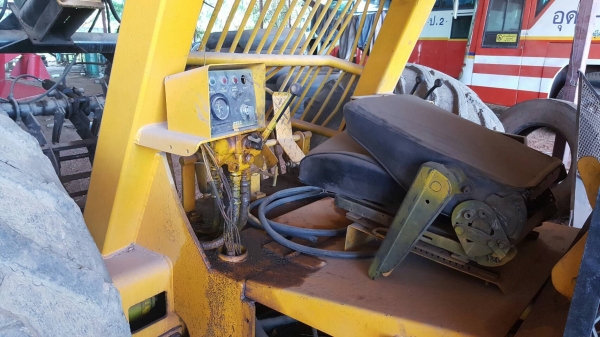 ขาย รถคีบอ้อย BELL 3 ล้อ เครื่องดอยซ์ 3 สูบ รถใช้งานได้ดี