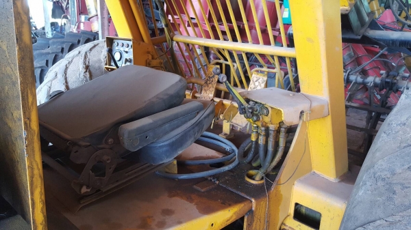 ขาย รถคีบอ้อย BELL 3 ล้อ เครื่องดอยซ์ 3 สูบ รถใช้งานได้ดี