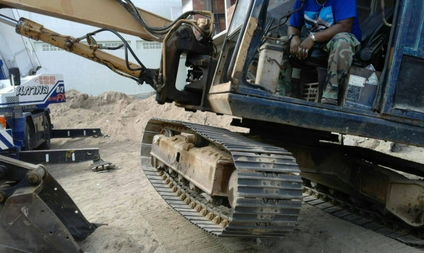 ขายรถแบคโฮ KOMATSU PC60-5U ราคา 285000