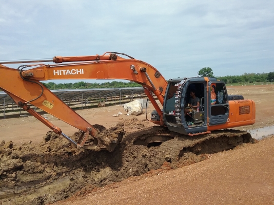 ขาย 1,150,000Hitachi  ZX200-1 ทำงาน  30,000 ชม. เครื่องดี ไฟฟ้าครบ เอกสารอินวอยท์ 090-772-3710 090-772-3708