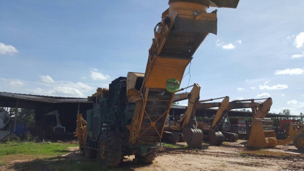 ขาย รถตัดอ้อย AUSTOFT ปี 97 สภาพพร้อมใช้งาน เครื่องดี ปั้มดี ราคาคุยกันได้ครับ