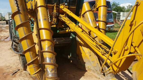 ขาย รถตัดอ้อย AUSTOFT ปี 97 สภาพพร้อมใช้งาน เครื่องดี ปั้มดี ราคาคุยกันได้ครับ