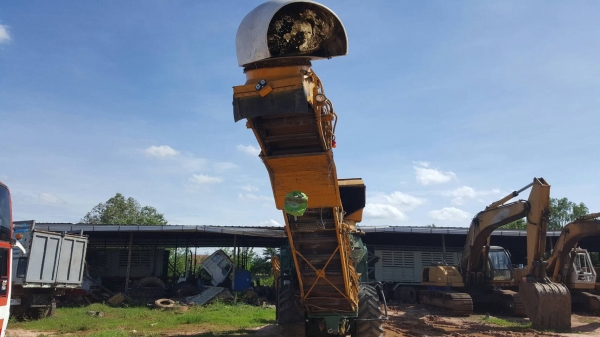 ขาย รถตัดอ้อย AUSTOFT ปี 97 สภาพพร้อมใช้งาน เครื่องดี ปั้มดี ราคาคุยกันได้ครับ