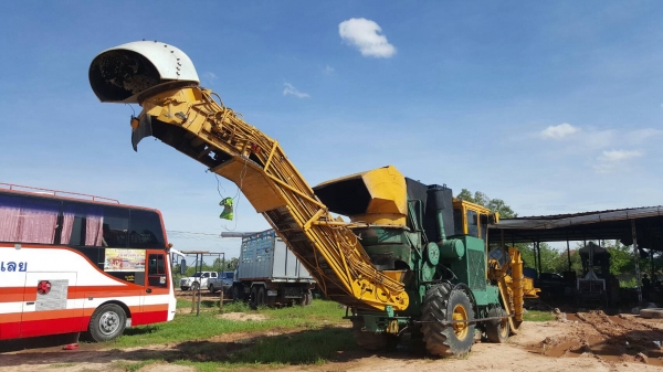 ขาย รถตัดอ้อย AUSTOFT ปี 97 สภาพพร้อมใช้งาน เครื่องดี ปั้มดี ราคาคุยกันได้ครับ