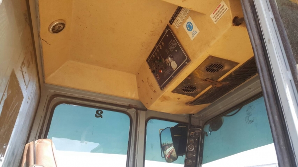 ขาย รถตัดอ้อย AUSTOFT ปี 97 สภาพพร้อมใช้งาน เครื่องดี ปั้มดี ราคาคุยกันได้ครับ