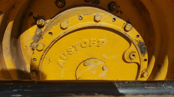 ขาย รถตัดอ้อย AUSTOFT ปี 97 สภาพพร้อมใช้งาน เครื่องดี ปั้มดี ราคาคุยกันได้ครับ