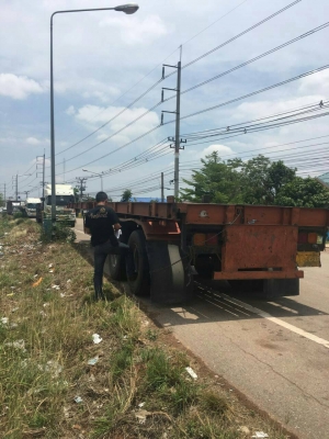 ขาย 165,000 พื้นเรียบ  12 เมตร ปี 47 คัสชีสวย ยางหาใหครบ  2 เพลา เล่มทะเบียน 090-772-3710 090-772-3708