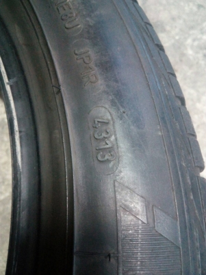 245/45R18  GOODYEAR RUNONFLAT ปี13  มี 2 เส้น  tel.081-4273941 ไอดีไลน์ 0814273941